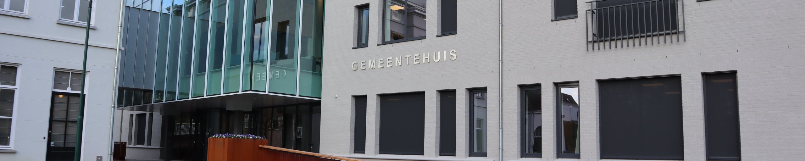 voorkant gemeentehuis