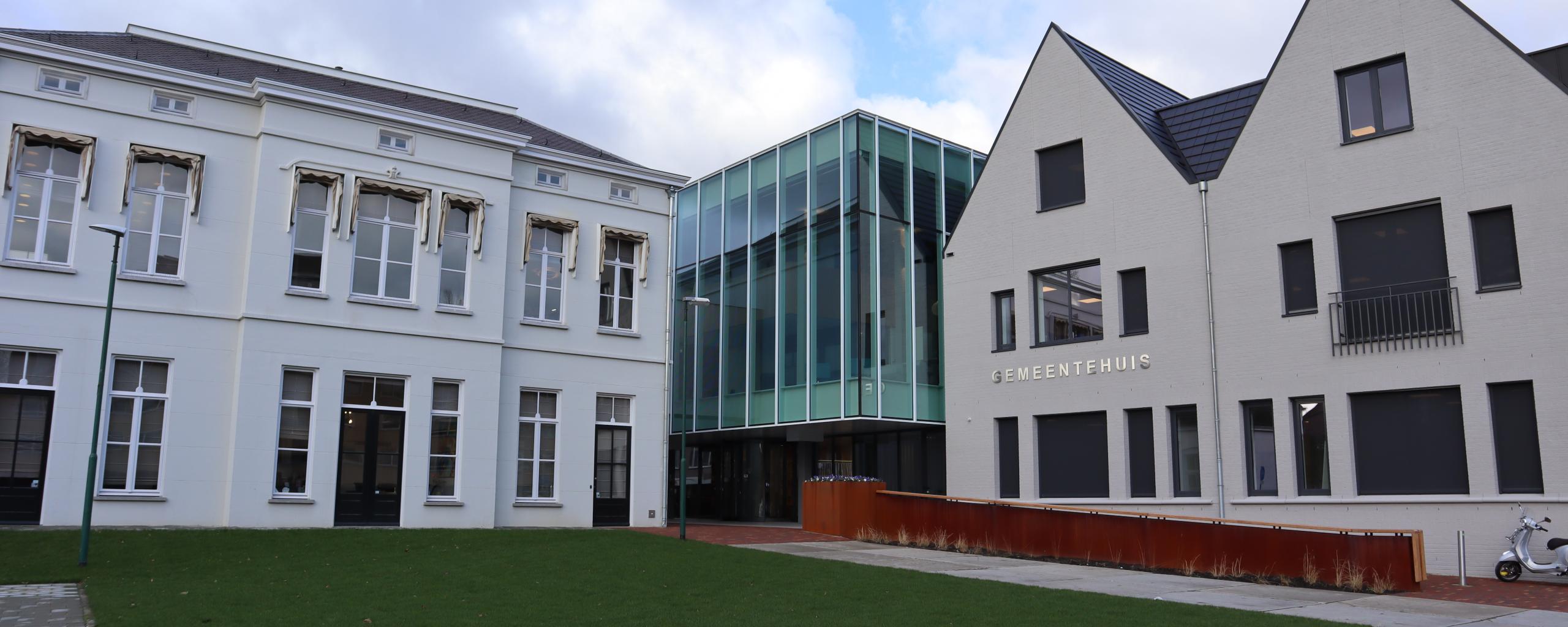 Voorkant gemeentehuis